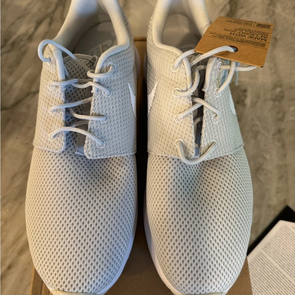 Nike Light Gray Golf Shoes - Picture 2 of 6